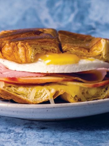 https://drewandcole.com/wp-content/uploads/2021/10/Breakfast-Maker-Hub-Images-Cheddar-Apple-Ham-Egg-Croissant-350x470.jpg
